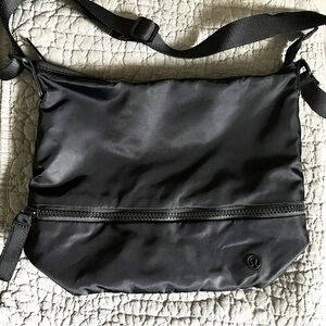 Lululemon Go Lightly Shoulder Bag